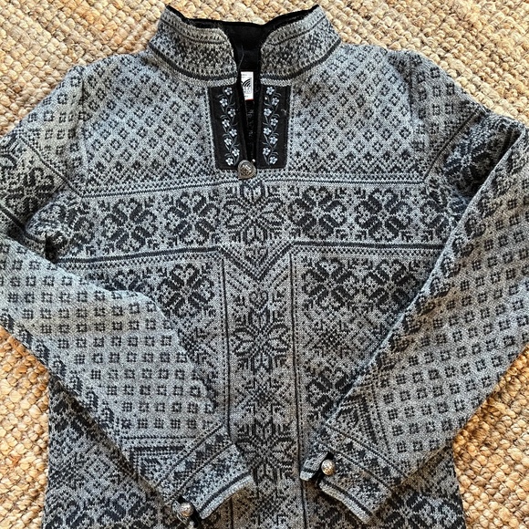 Dale of Norway Sweater - Picture 1 of 3